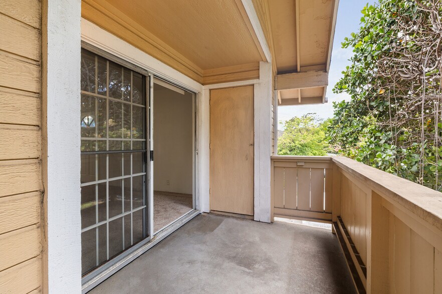 Building Photo - 393 Mananai Pl