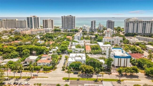 Building Photo - 2463 Pine Tree Dr