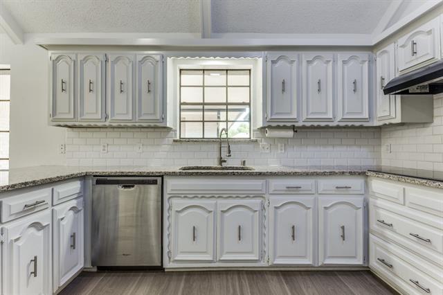 Building Photo - 3840 Silverstone Dr