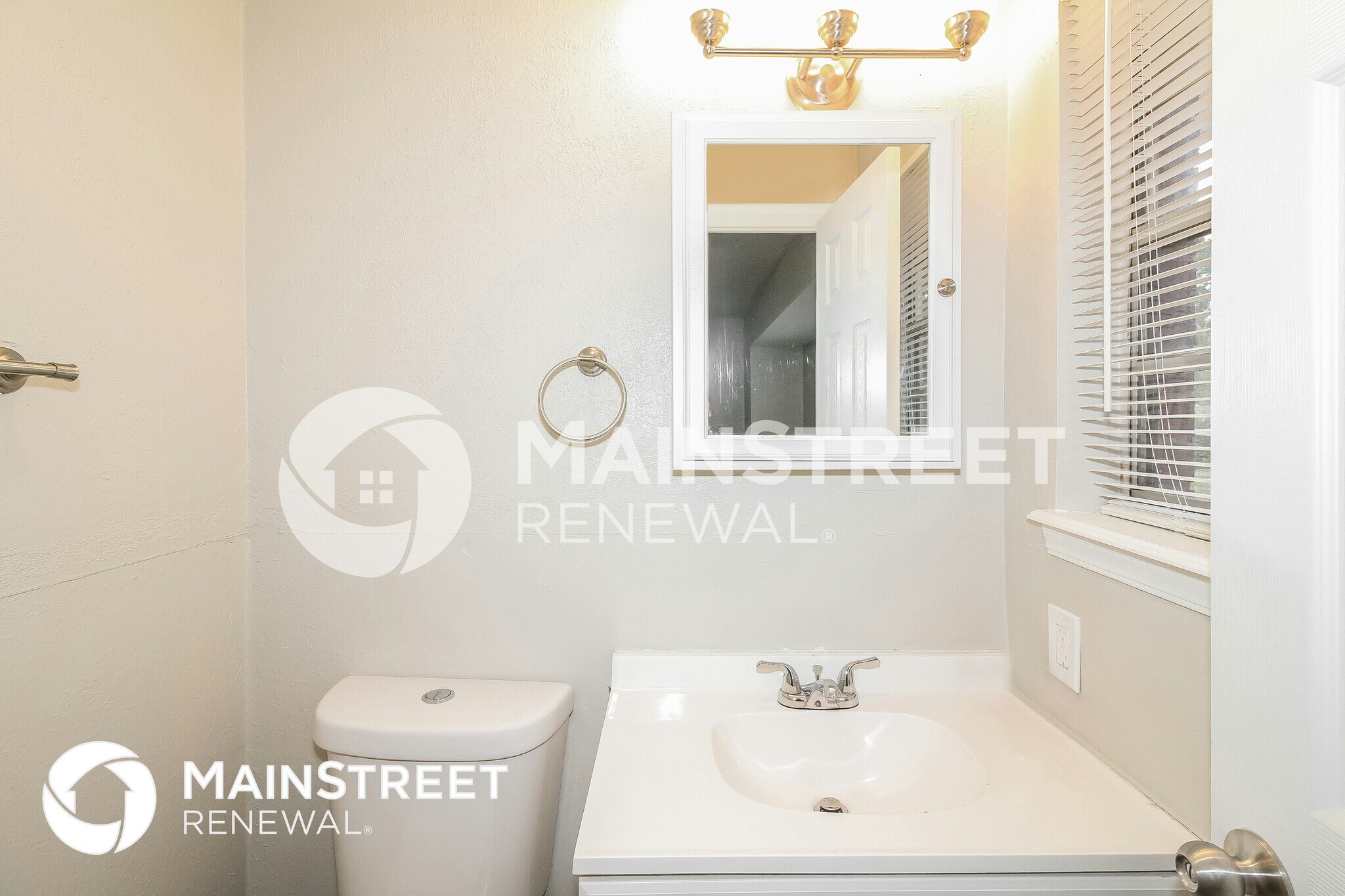 Building Photo - 5009 S Briarwood Dr