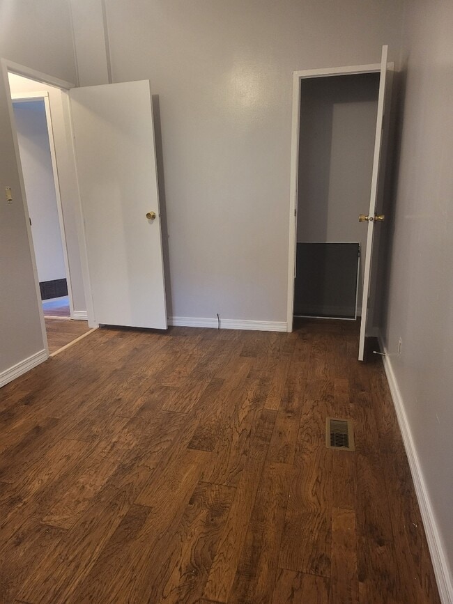 Building Photo - Pecan View