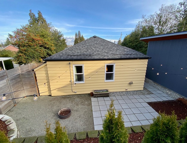 Building Photo - Yellow House