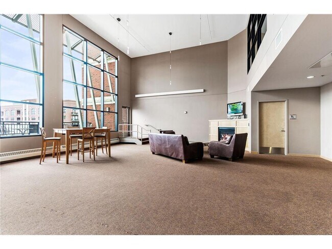 Building Photo - 401 N 2nd St