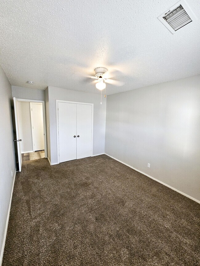 Building Photo - 1430 Cambridge Pl