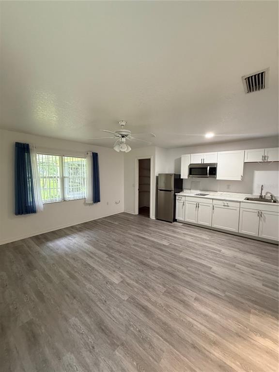 Building Photo - 2130 Saxon Ln