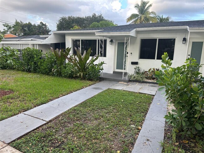 Building Photo - 13035 NE 7th Ave