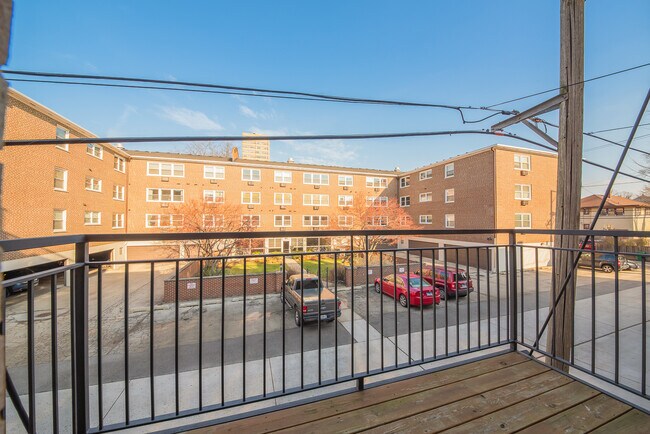 Building Photo - 1025 Walnut Wy