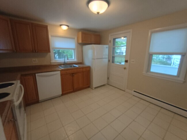 Building Photo - 459 Appleton St