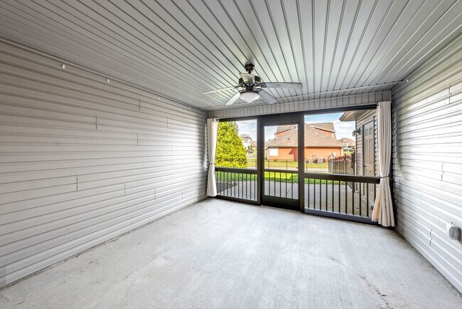 Building Photo - Pet Friendly Three Bedroom with Bonus!