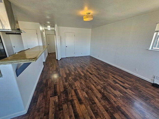 Building Photo - Charming 2-Bedroom Retreat with Spacious Layout in Corning, CA!