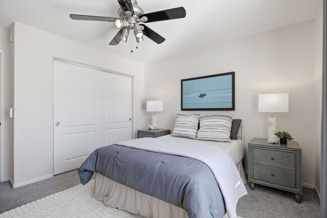 Building Photo - Point Loma, "The Bay" 2 bed 2 Bath Townhome now available! Amazing amenities, don't miss out