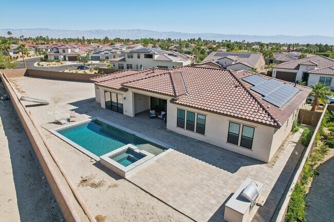 Building Photo - 57825 Stone Creek Trail W