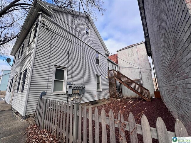 Building Photo - 165 W Nesquehoning St