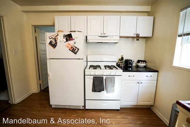 Building Photo - 38 8th Ct