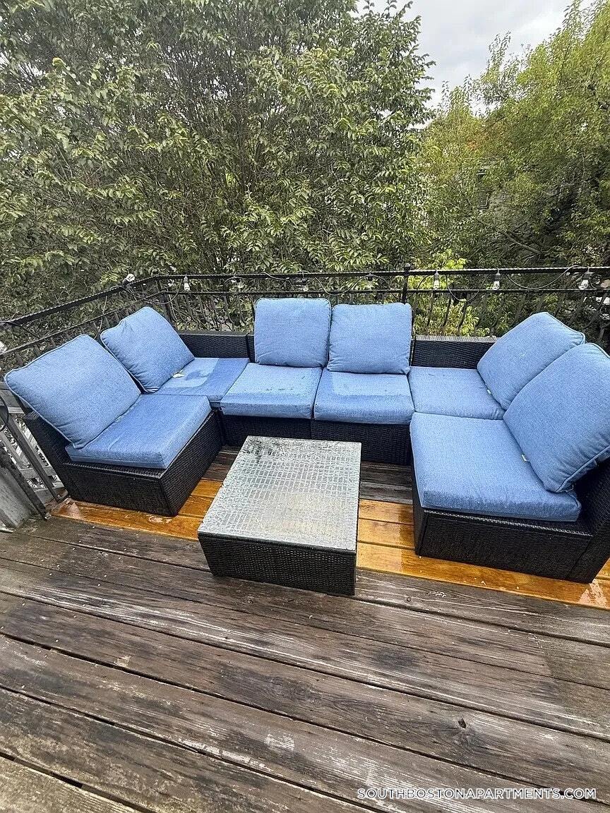 Building Photo - 34 Baxter St