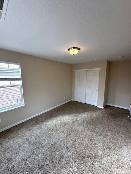 Building Photo - 3994 Dominus Dr