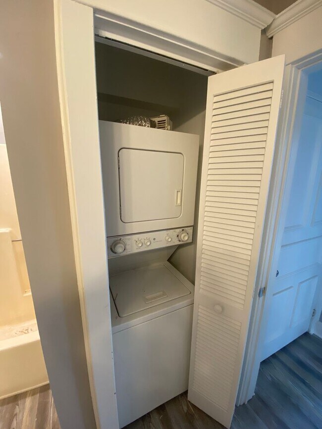 Building Photo - 2 Bedroom Rental in Emmaus!