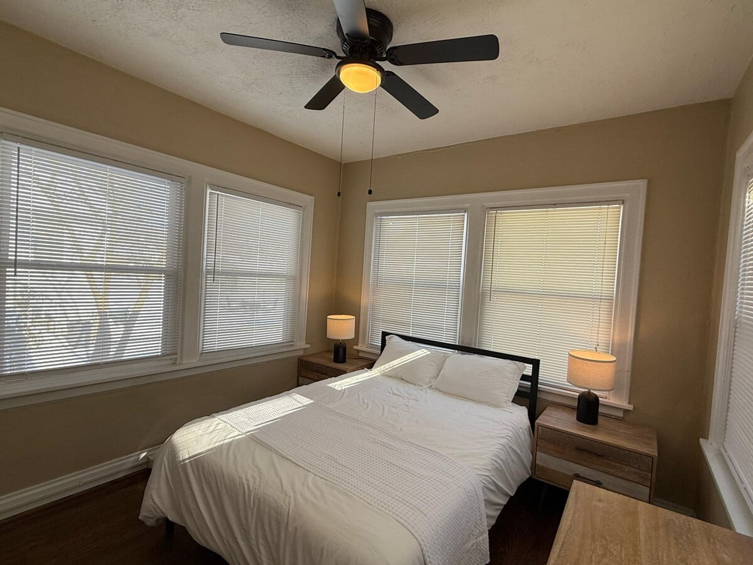 Building Photo - 2207 McCausland Ave