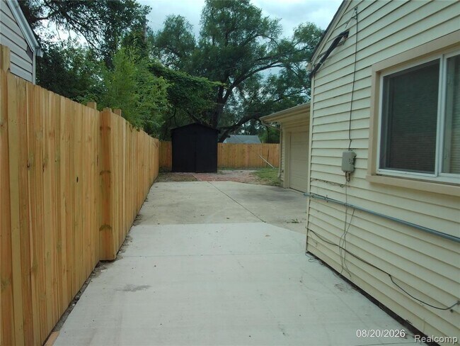 Building Photo - 26445 Colgate St