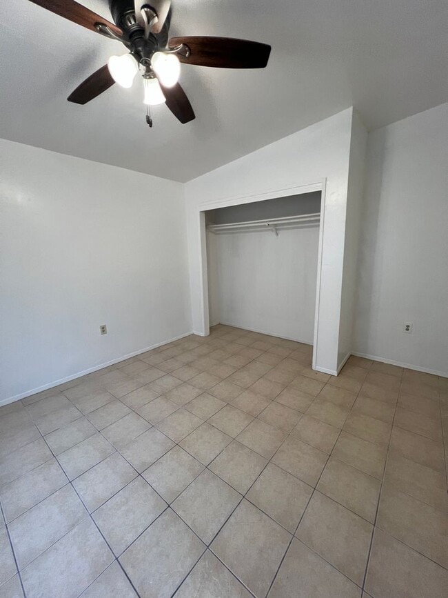 Building Photo - Charming 3-bedroom home! MOVE IN SPECIAL