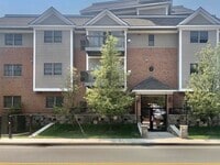 Building Photo - 560 Lebanon St