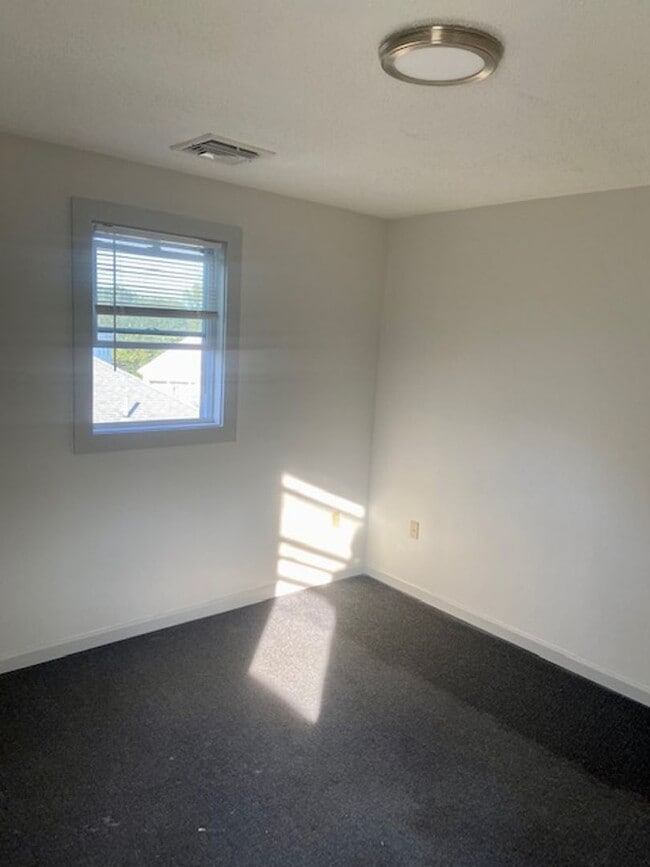 Building Photo - 417 Admiral St