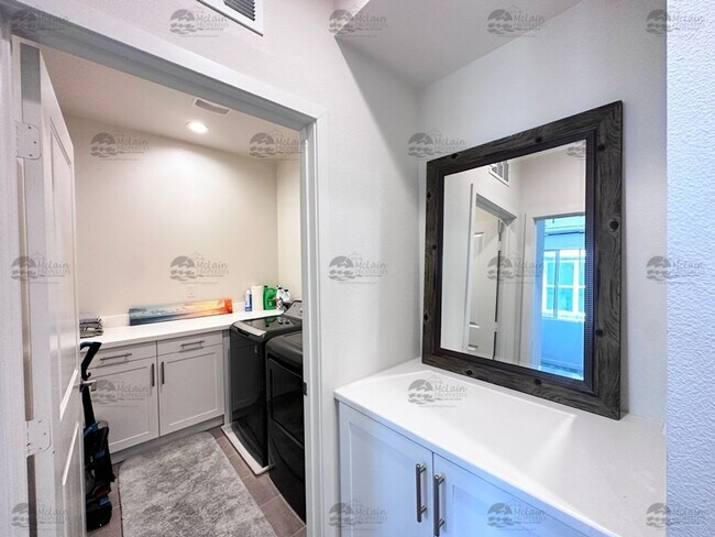 Building Photo - Luxury 5 bedroom, 3 bath home in Bonsall!