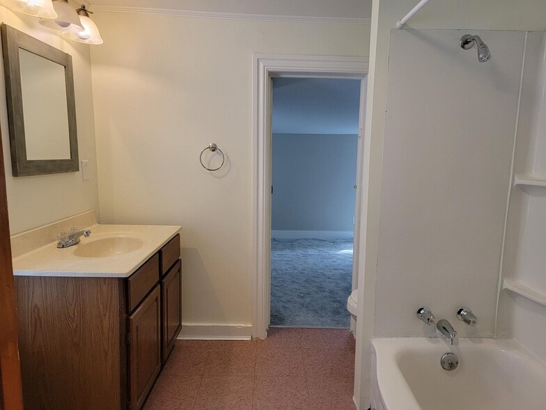 Building Photo - 124 Michters Rd