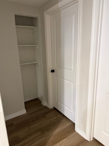 Building Photo - 2006 Cates St