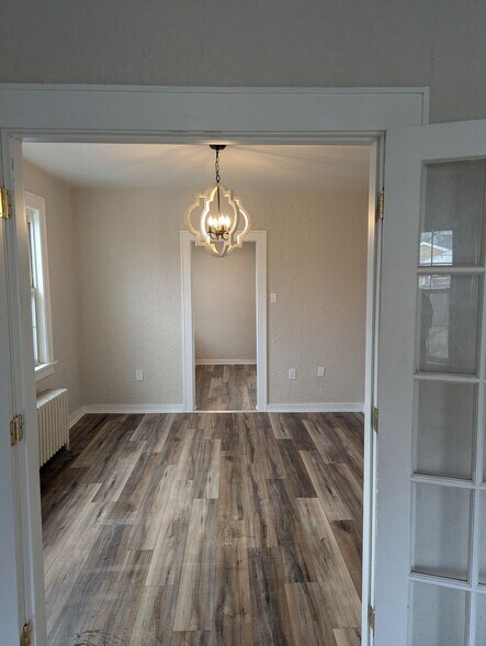 Building Photo - 531 Halsey Ave
