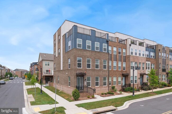 Building Photo - 143 Rubens Dr