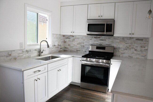 Building Photo - Jameson (167-169)