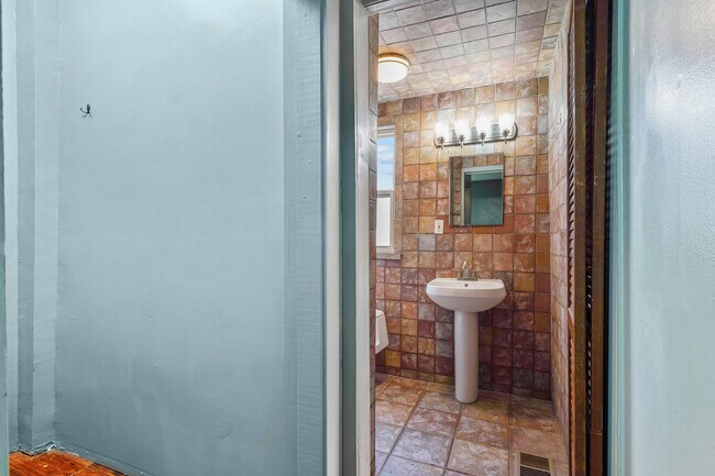 Building Photo - 131 Brooklyn Ave