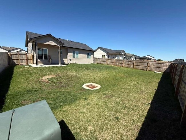 Building Photo - 5150 N Toben Dr