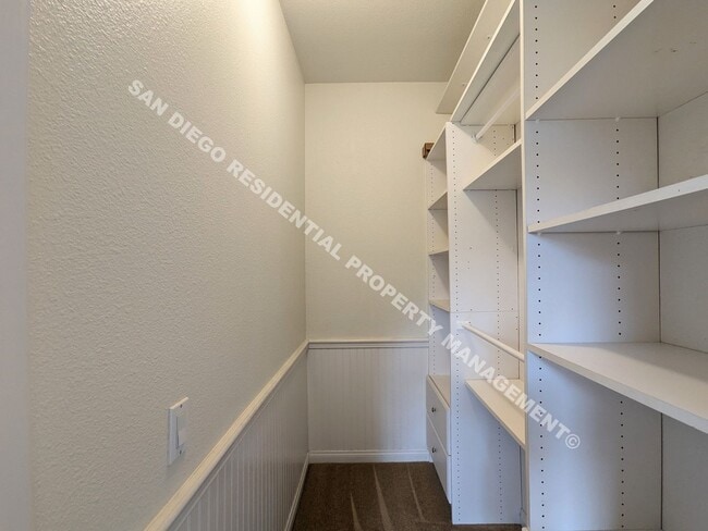 Building Photo - Incredible Two Bed, Two Bath, Condo in Lux...