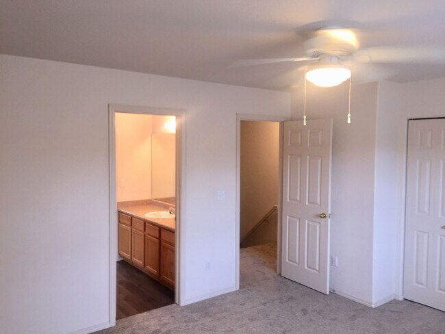 Building Photo - Nichols 1256- 1258