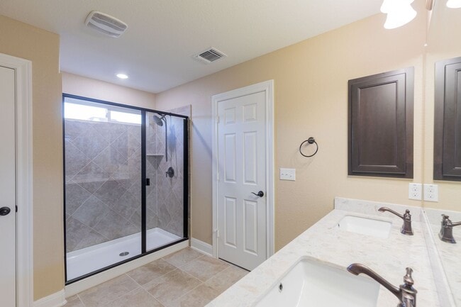 Building Photo - Beautiful 4BR / 2.5BA Home – Walk-In Closet, Covered Deck & Laundry Room