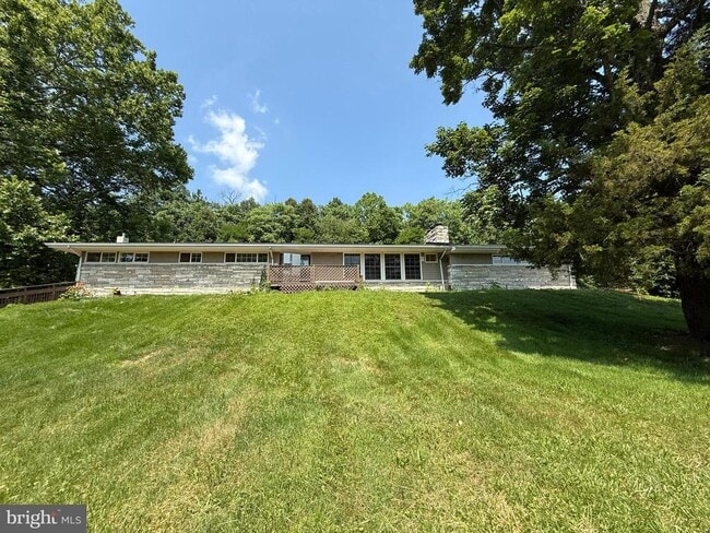 Primary Photo - 7697 Hedgesville Rd