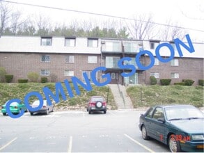 Building Photo - 2 Pembroke Dr