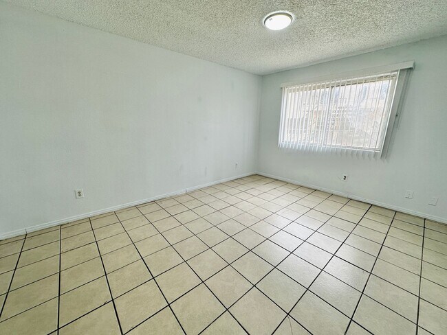 Building Photo - 3620 Ala Dr