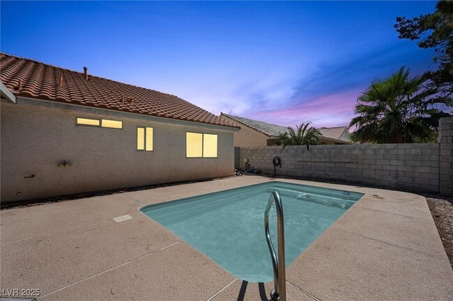 Building Photo - 3641 Yorba Linda Dr