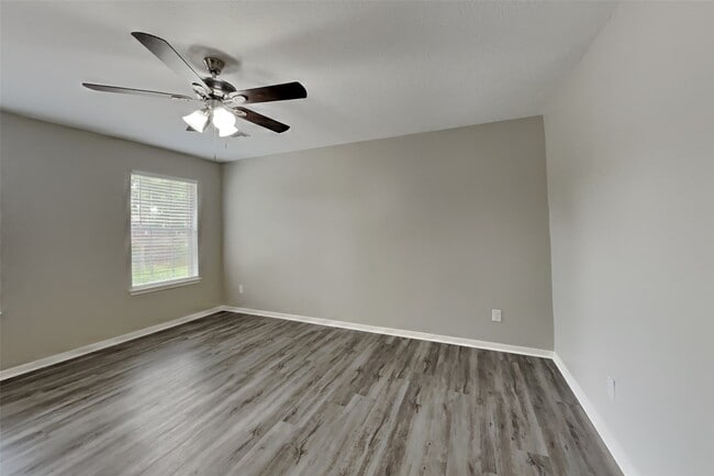 Building Photo - 16127 Hilton Head Ln