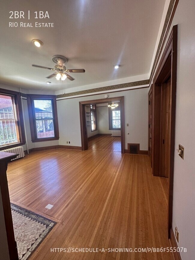 Building Photo - Stunning Two Bedroom Apartment With Victor...