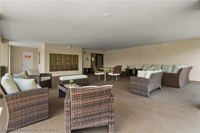 Building Photo - 260 Spanish Moss Cir