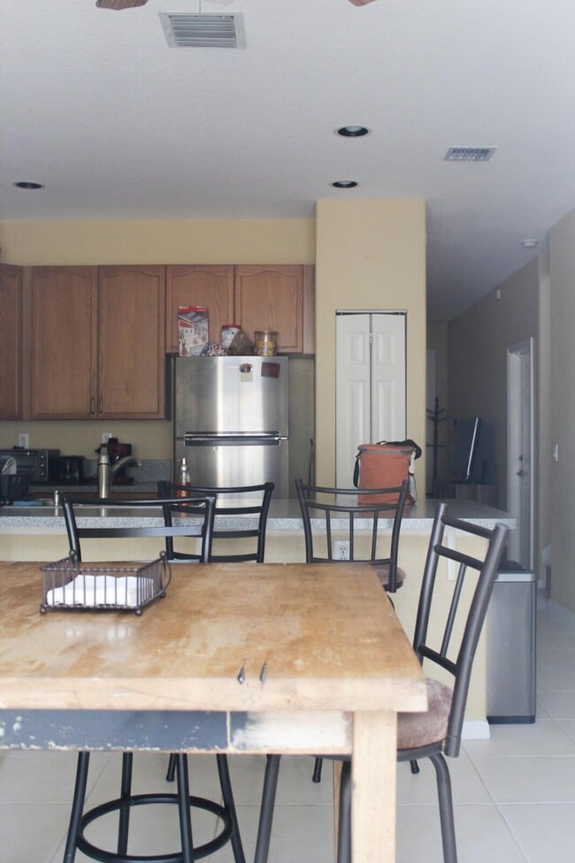 Building Photo - 4434 Lake Lucerne Cir