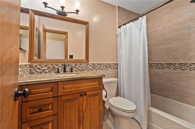 Building Photo - 111 Oakwood Dr