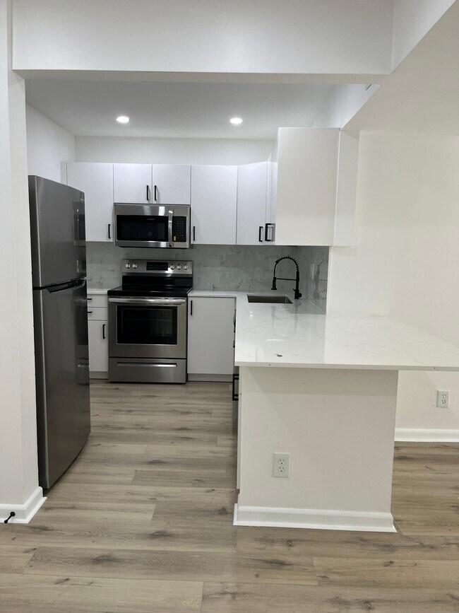 Building Photo - 480 NW 20th St