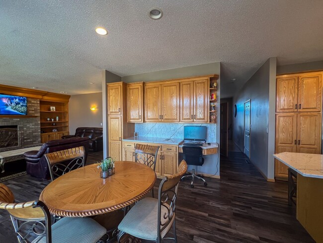 Building Photo - Single Family Home in Moorhead!