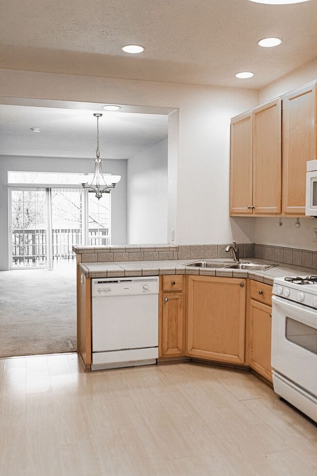 Building Photo - 15467 Brianne Ct