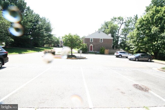 Building Photo - 130 Deer Park Ln